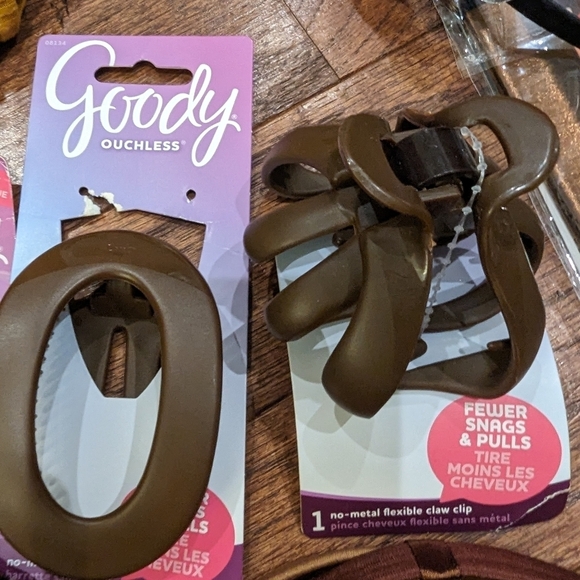 Hair accessory bundle great for thick hair. $75 - Picture 2 of 4